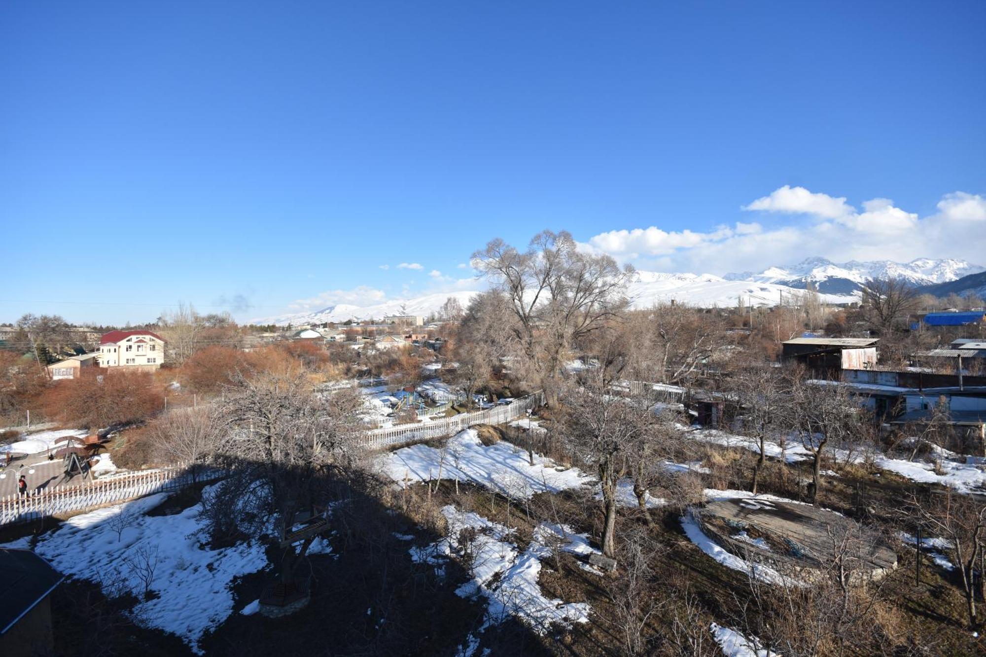 Riverside Karakol Luaran gambar